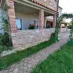 Memic 100m Od Mora