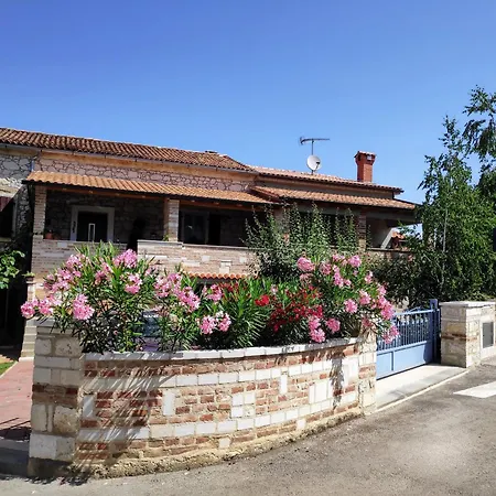 Memic 100m Od Mora * Porec