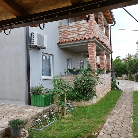 Memic 100m Od Mora Apartment *