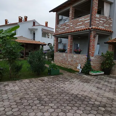 Apartment Memic 100m Od Mora Porec