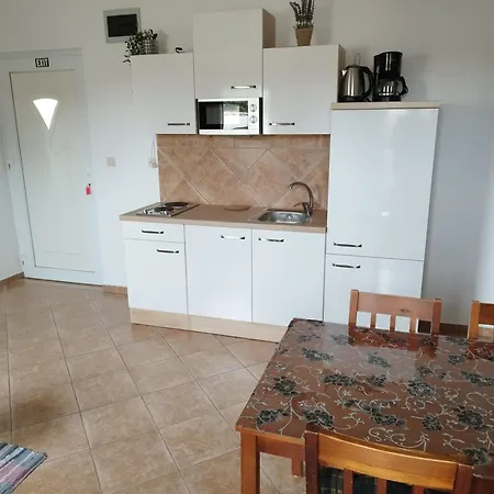 Memic 100m Od Mora Porec