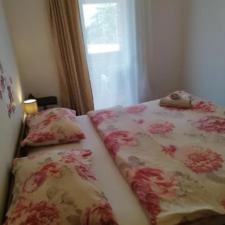 Apartment Memic 100m Od Mora