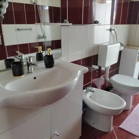 Memic 100m Od Mora Apartment Porec