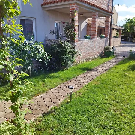 Memic 100m Od Mora Apartment