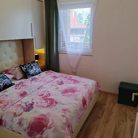 Memic 100m Od Mora Apartment