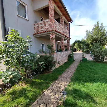 Apartment Memic 100m Od Mora *