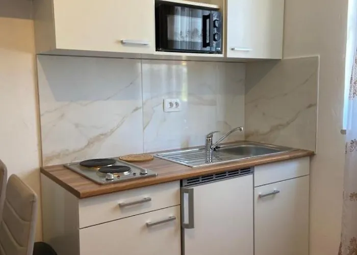 Memic 100m Od Mora Apartman *