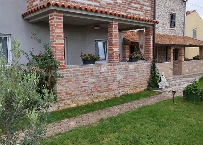 Memic 100m Od Mora * Poreč