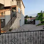 Memic 100m Od Mora *