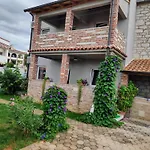 Apartment Memic 100m Od Mora *