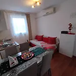 Memic 100m Od Mora بوريتش