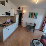Memic 100m Od Mora Porec