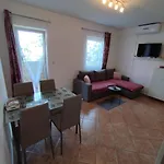 Memic 100m Od Mora Porec