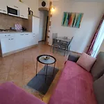 Memic 100m Od Mora Apartment *