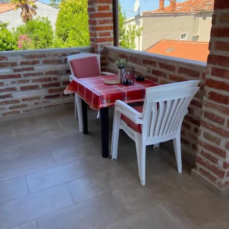 Memic 100m Od Mora Apartmán *