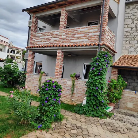 Apartment Memic 100m Od Mora *