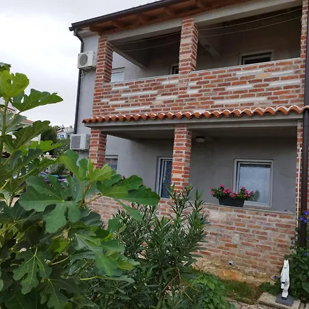 Memic 100m Od Mora Apartment *