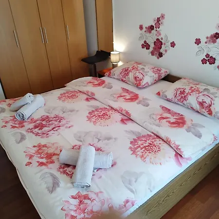 Memic 100m Od Mora * Poreč