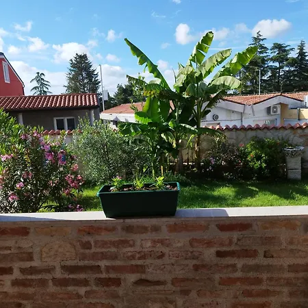 Apartment Memic 100m Od Mora