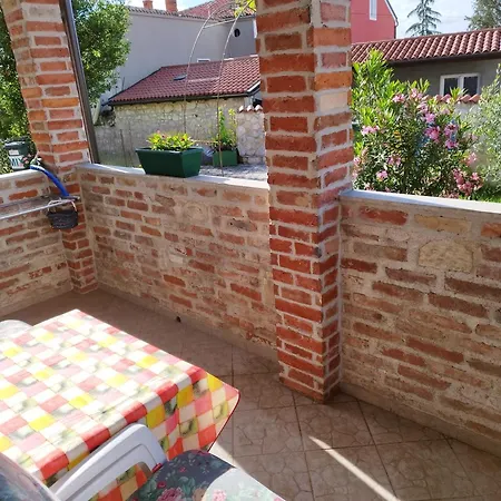 Memic 100m Od Mora *