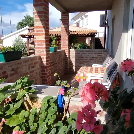 Memic 100m Od Mora Porec