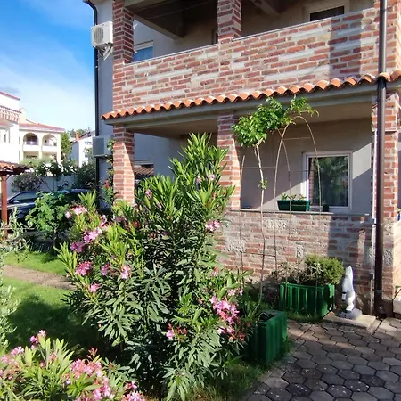 Memic 100m Od Mora *