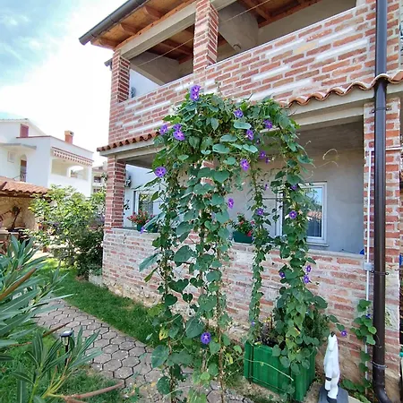 Lägenhet Memic 100m Od Mora Poreč