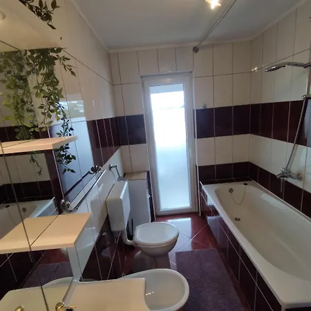 Memic 100m Od Mora * פורץ