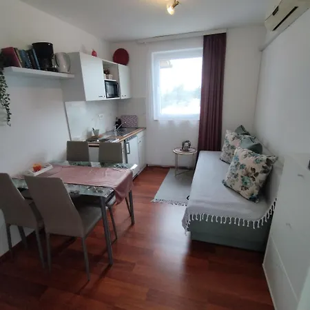 Lägenhet Memic 100m Od Mora Poreč