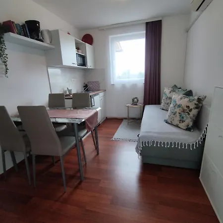 Memic 100m Od Mora *