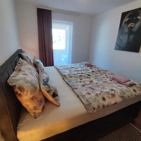 Memic 100m Od Mora Apartamento *