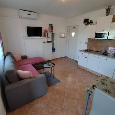 Apartment Memic 100m Od Mora