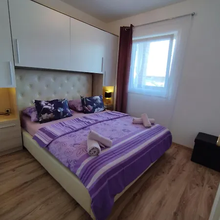 Apartment Memic 100m Od Mora