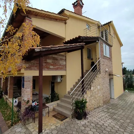 Memic 100m Od Mora Apartment