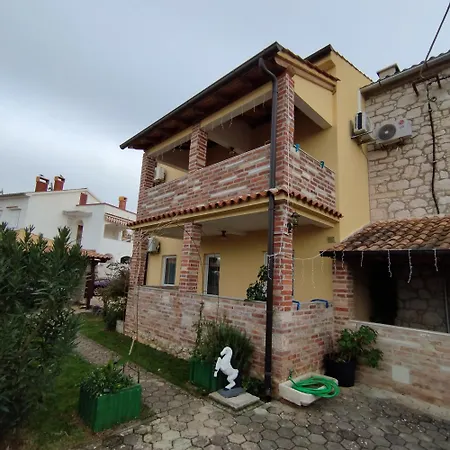 Memic 100m Od Mora *