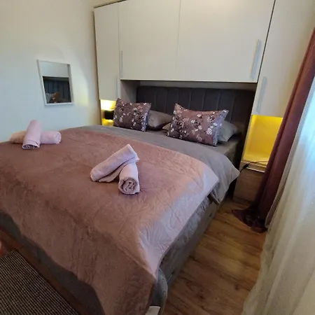 Apartman Memic 100m Od Mora *