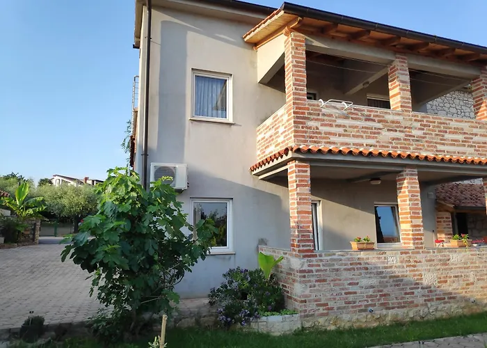 Memic 100m Od Mora *