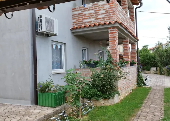 Memic 100m Od Mora Апартаменты *