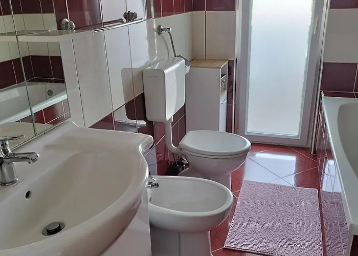 Memic 100m Od Mora Пореч