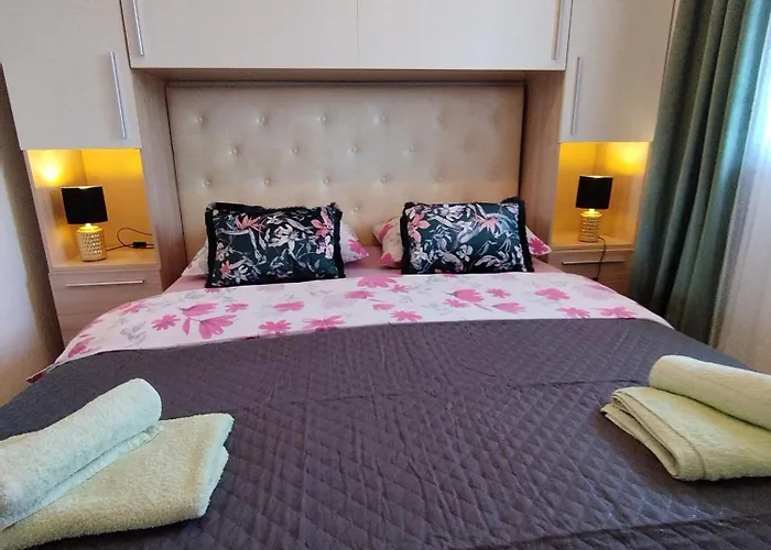 Memic 100m Od Mora Пореч