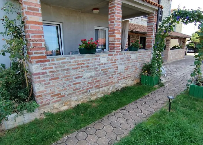 Memic 100m Od Mora