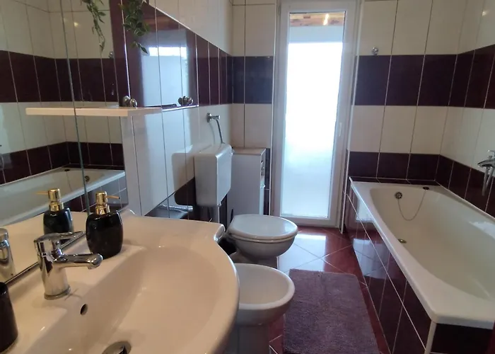 Memic 100m Od Mora Apartmán *