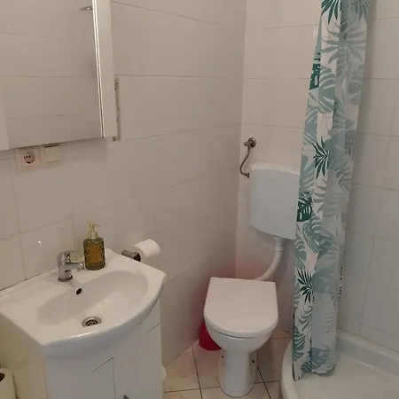 Memic 100m Od Mora بوريتش