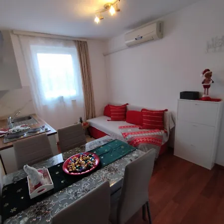 Memic 100m Od Mora بوريتش